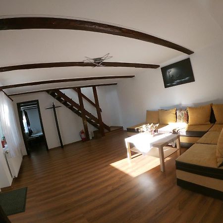 Casa De Oaspeti Laura Râșnov Zewnętrze zdjęcie