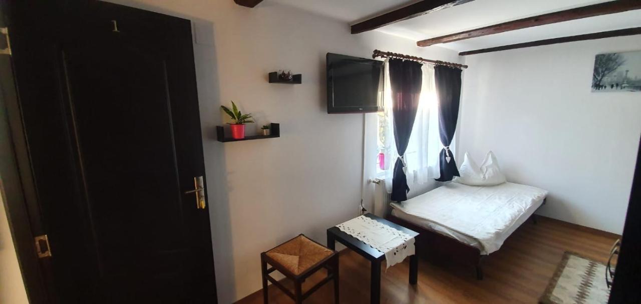 Casa De Oaspeti Laura Râșnov Zewnętrze zdjęcie