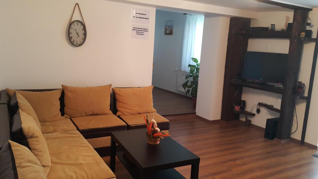 Casa De Oaspeti Laura Râșnov Zewnętrze zdjęcie