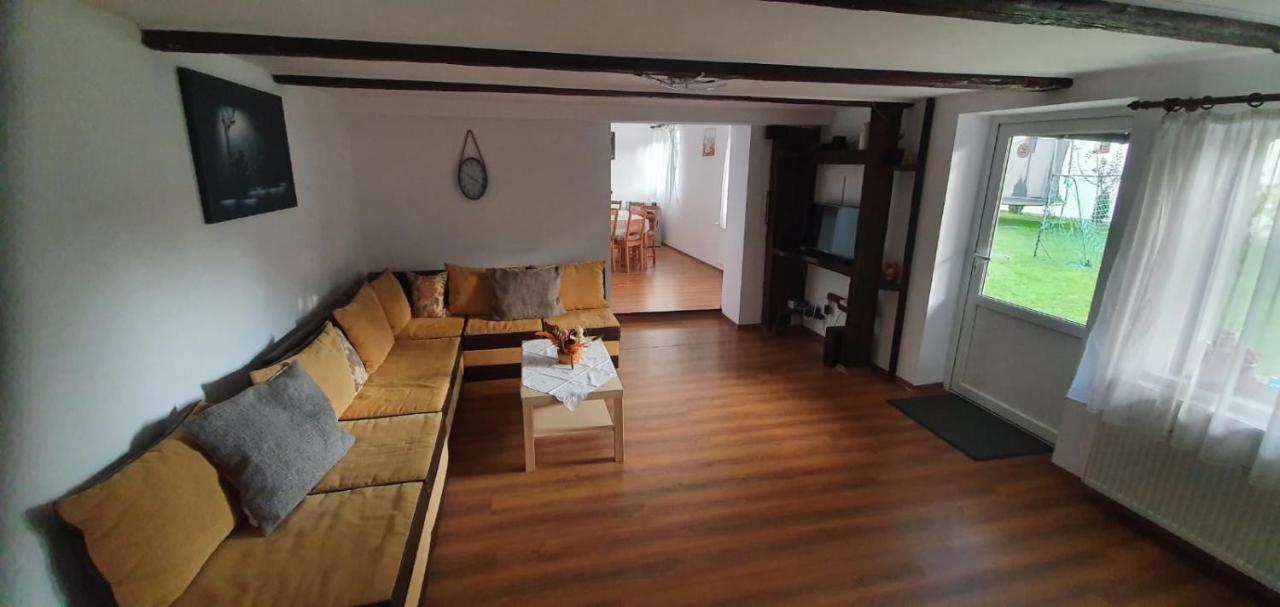 Casa De Oaspeti Laura Râșnov Zewnętrze zdjęcie