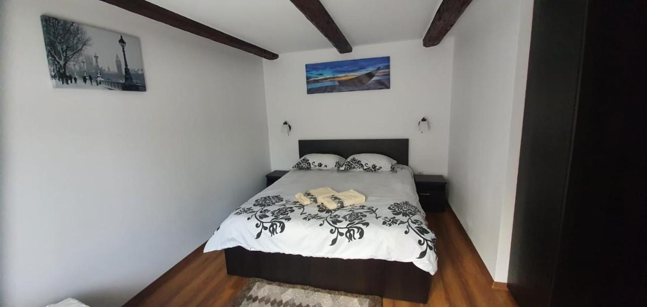 Casa De Oaspeti Laura Râșnov Zewnętrze zdjęcie