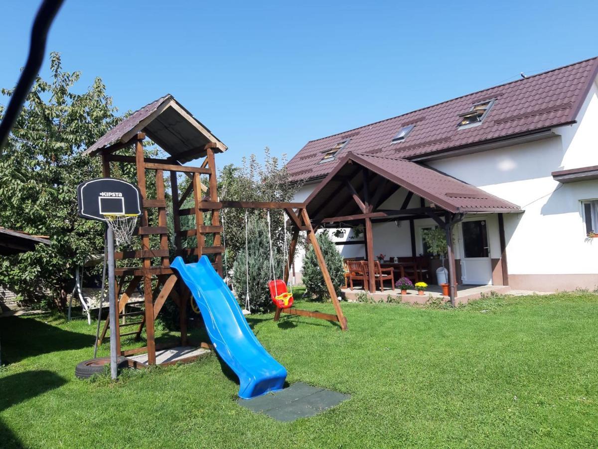 Casa De Oaspeti Laura Râșnov Zewnętrze zdjęcie