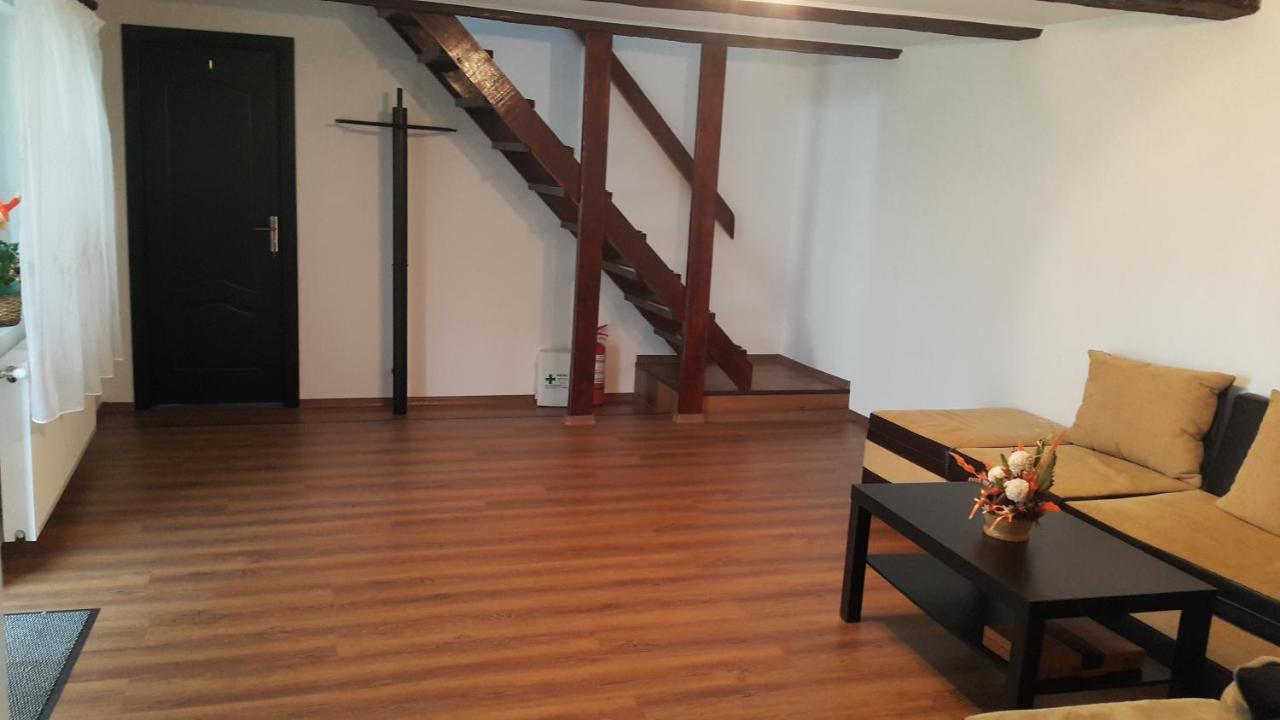 Casa De Oaspeti Laura Râșnov Zewnętrze zdjęcie