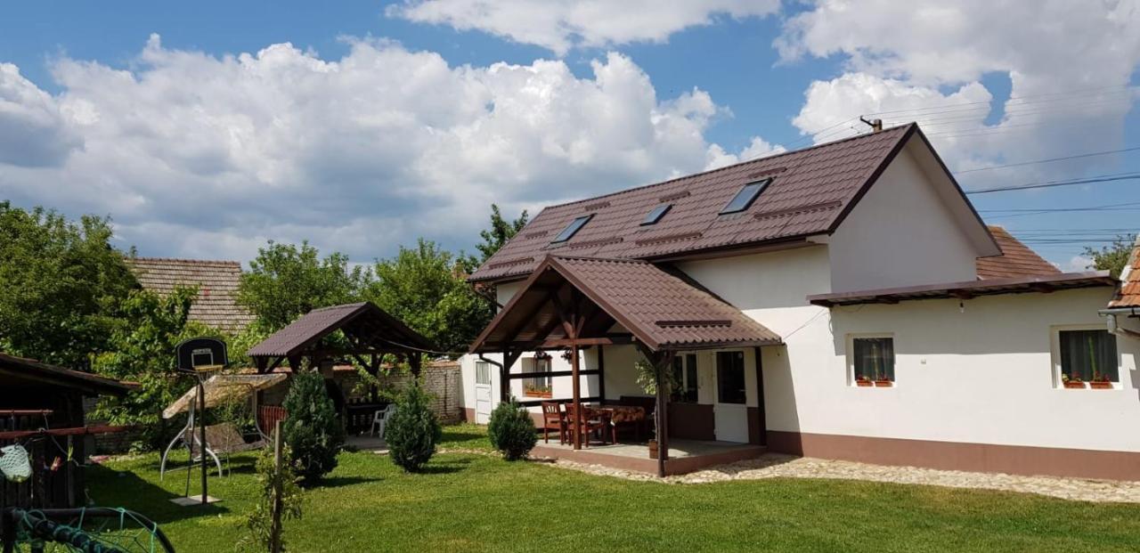 Casa De Oaspeti Laura Râșnov Zewnętrze zdjęcie