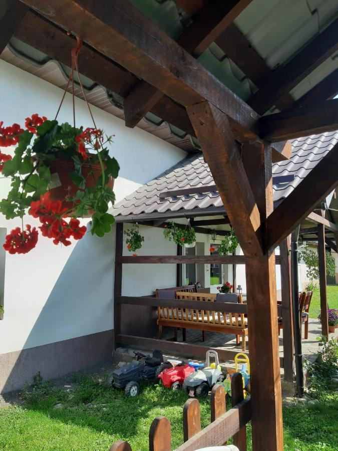 Casa De Oaspeti Laura Râșnov Zewnętrze zdjęcie