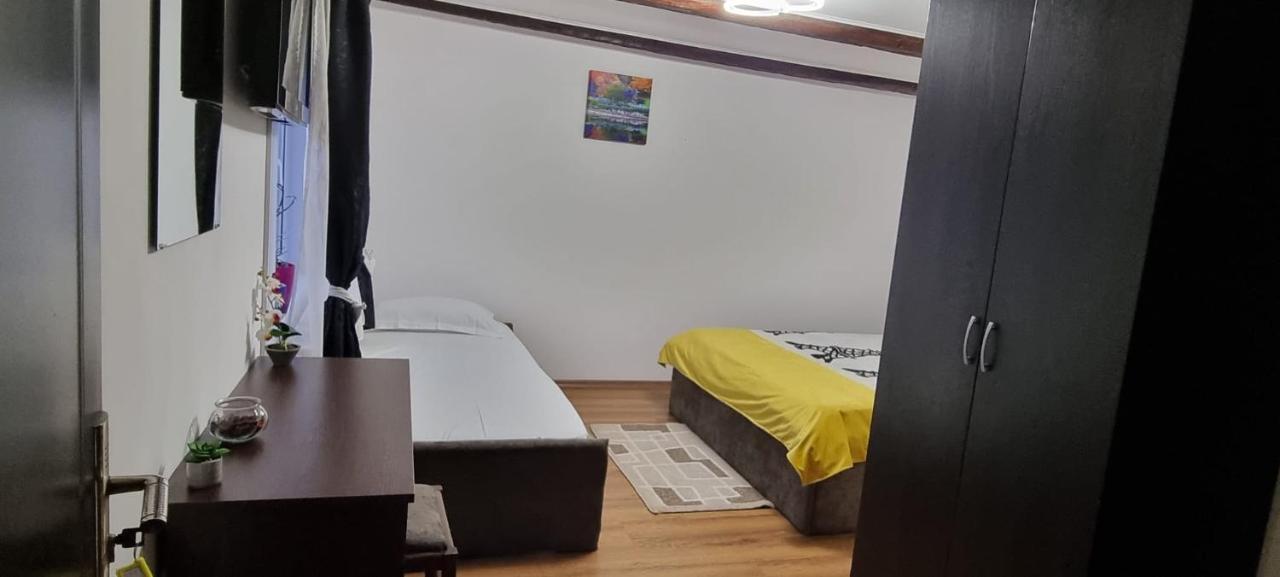 Casa De Oaspeti Laura Râșnov Zewnętrze zdjęcie
